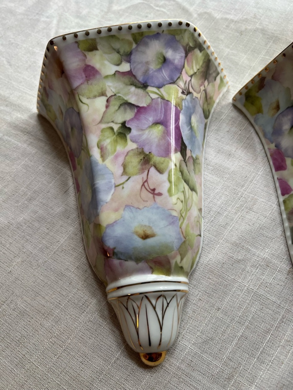 Formalities Baum Bros Morning Glory Chintz Floral Porcelain Wall Pockets Pair - Picture 3 of 8